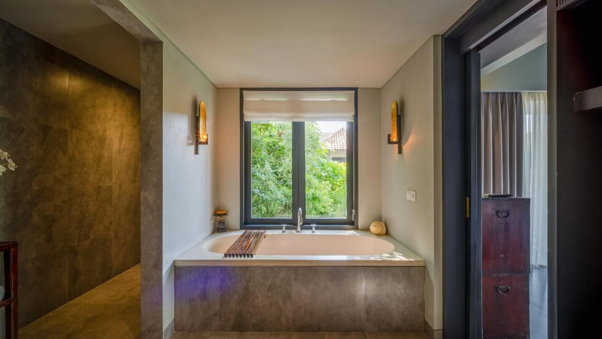 Villa De Suma - Fully Staffed Luxury Villa, Walk To The Beach! Seminyak