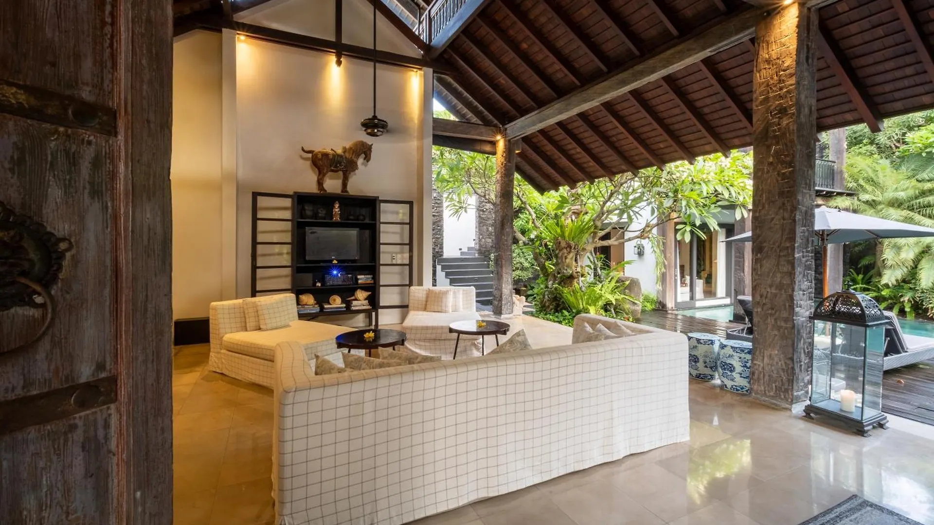Villa De Suma - Fully Staffed Luxury Villa, Walk To The Beach! Seminyak