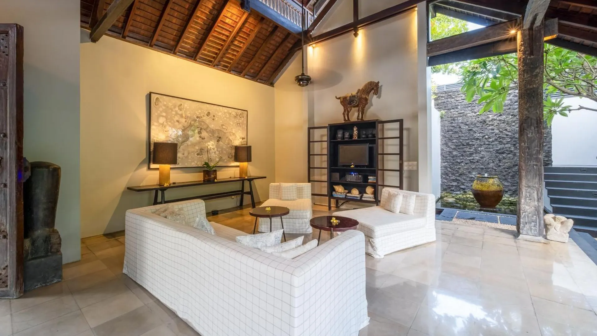 Villa De Suma - Fully Staffed Luxury Villa, Walk To The Beach! Seminyak