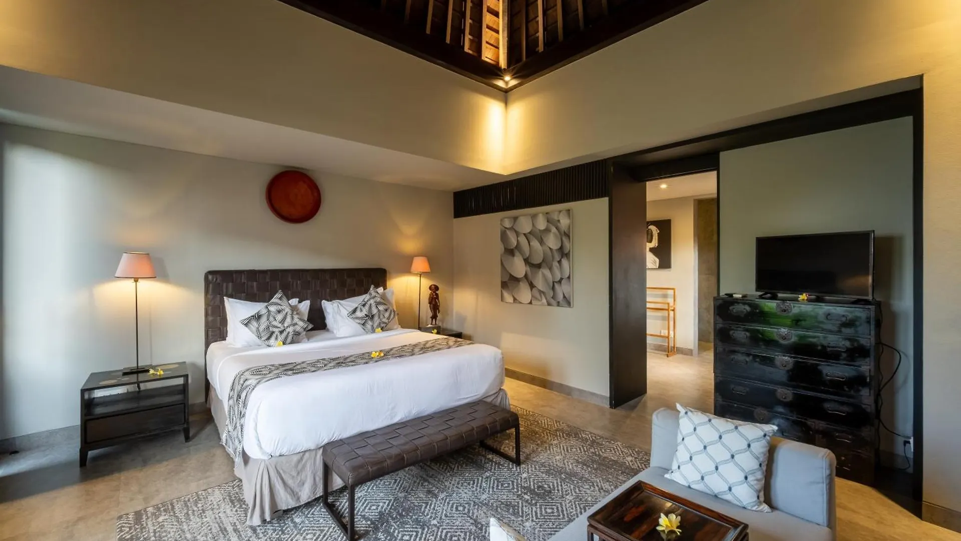 Villa De Suma - Fully Staffed Luxury Villa, Walk To The Beach! Seminyak