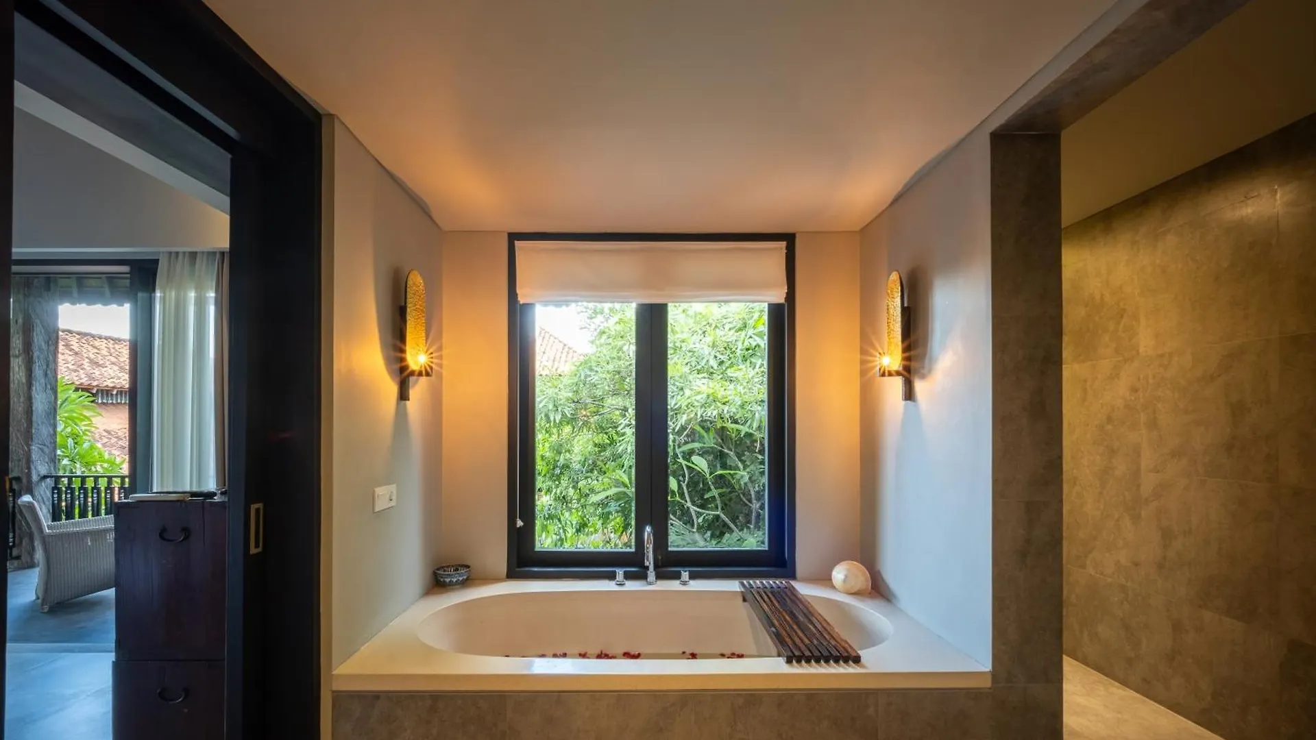 Villa De Suma - Fully Staffed Luxury Villa, Walk To The Beach! Seminyak
