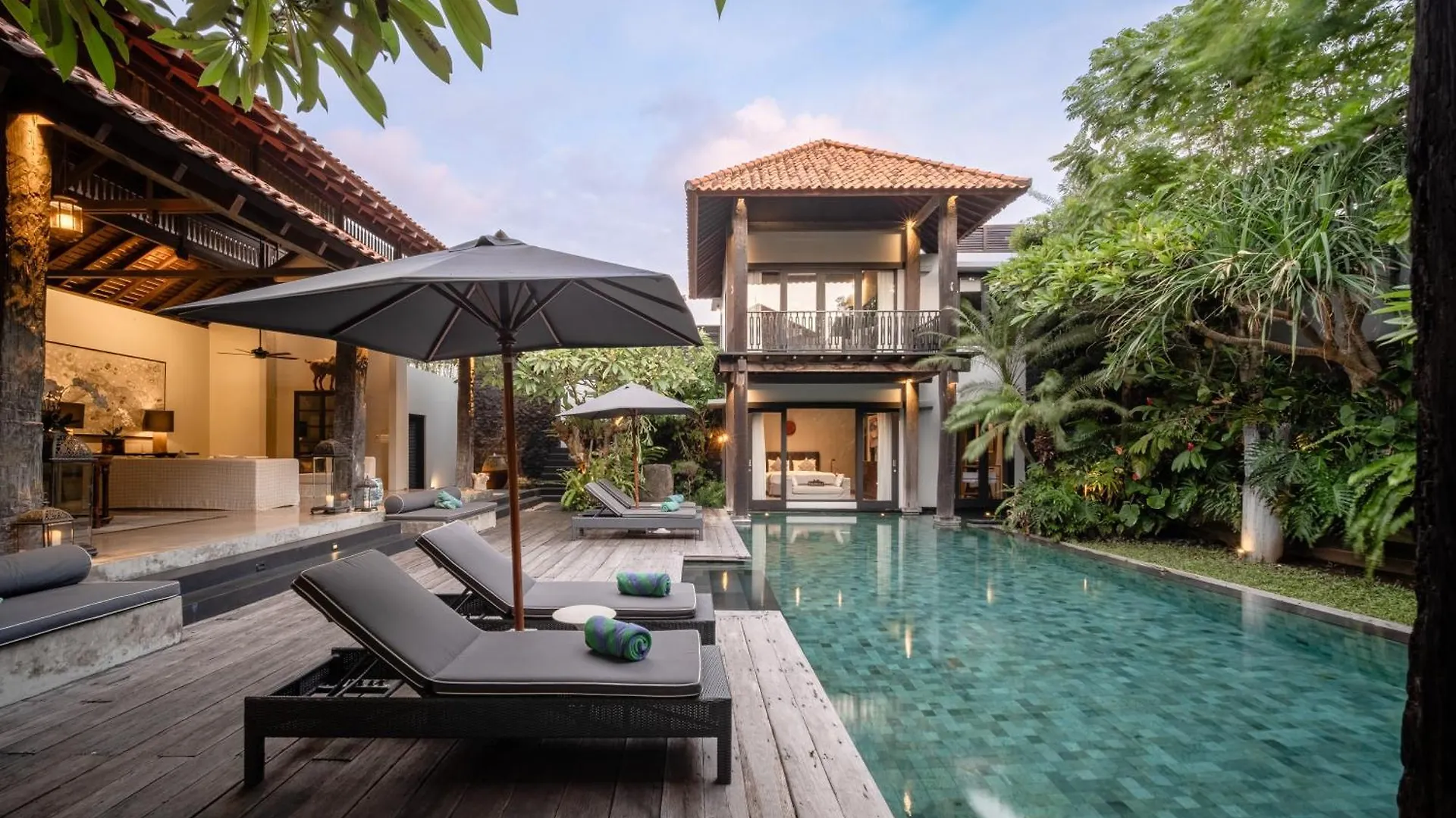 Villa De Suma - Fully Staffed Luxury Villa, Walk To The Beach! Seminyak