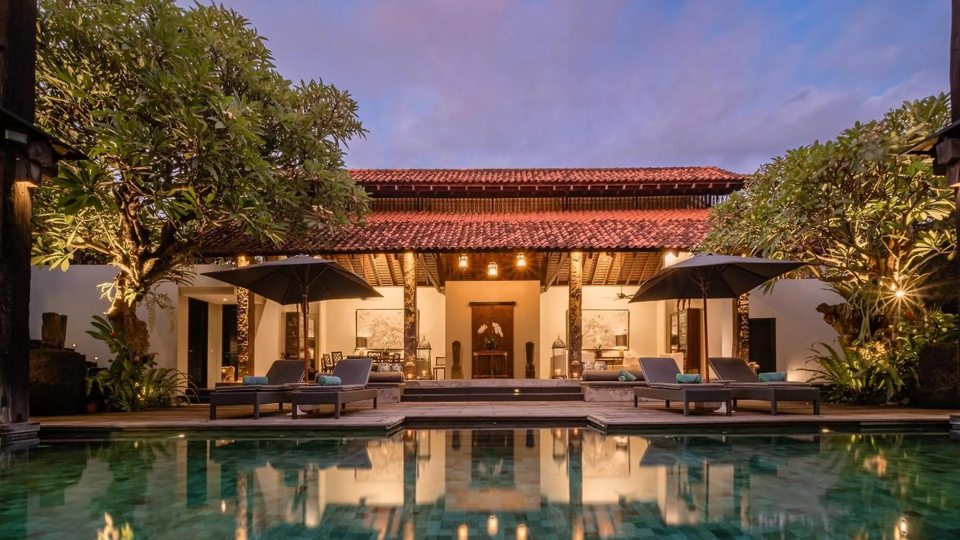 Villa De Suma - Fully Staffed Luxury Villa, Walk To The Beach! Seminyak