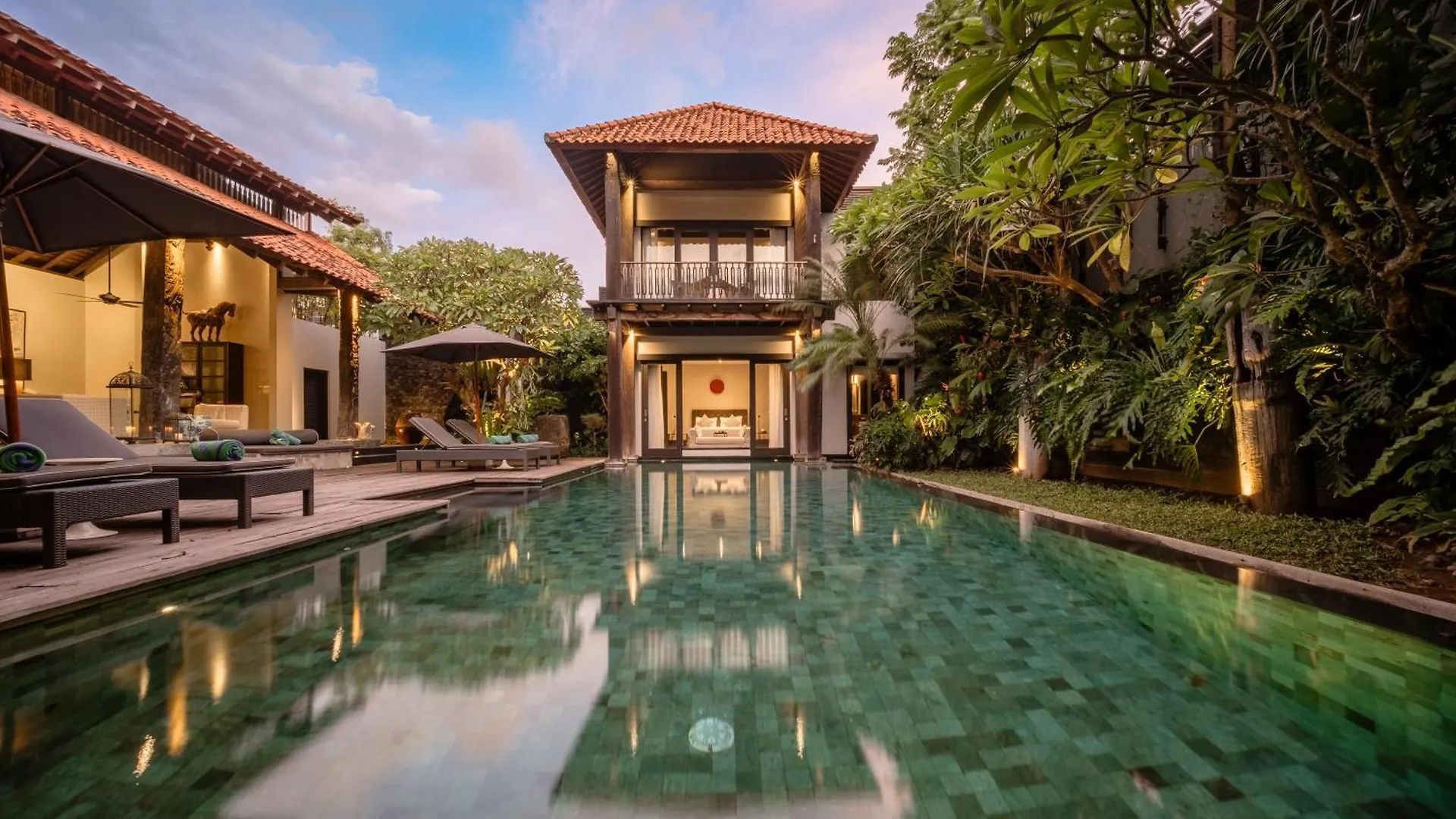 Villa De Suma - Fully Staffed Luxury Villa, Walk To The Beach! Seminyak